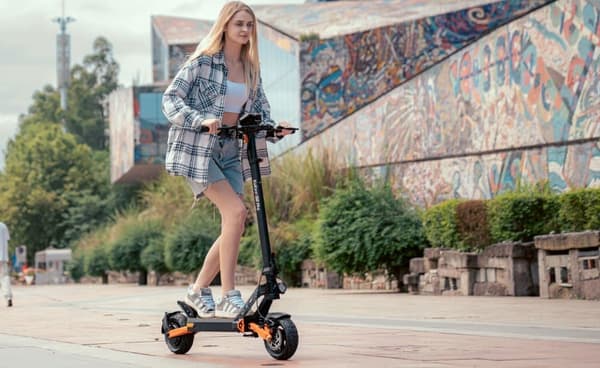 kukirin G2PRO |48V15AH 600W|Huippunopeus 45 km/h|Toimintasäde 58 km|Etu- ja takalevyjarrut + virrankatkaisujarrut|9" tyhjiörenkaat|
