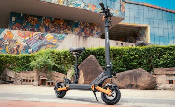 kukirin G2PRO |48V15AH 600W|Huippunopeus 45 km/h|Toimintasäde 58 km|Etu- ja takalevyjarrut + virrankatkaisujarrut|9" tyhjiörenkaat|