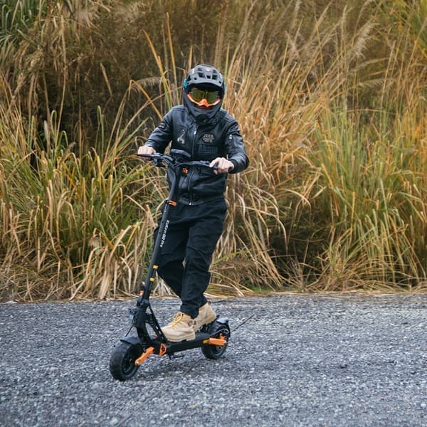 Kukirin G2PRO VMP sähköskootteri | 48V 15.6Ah 500W | 25 km/h + 65 km toimintasäde | Kaksi levyjarrua | 9" tubeless-renkaat | Kaupunki | pendelöinti