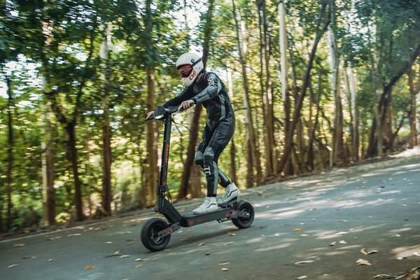 KuKirin G4 terräng elektrisk skoter 2000 W motor, 20 Ah batteri, maximal räckvidd på 75 km