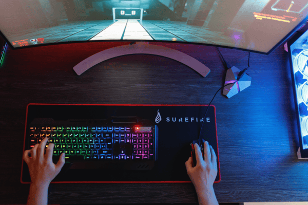 Surefire Gaming Silent Flight 680 - Gaming Musemåtte - 68 x 28 cm. - Sort/Rød