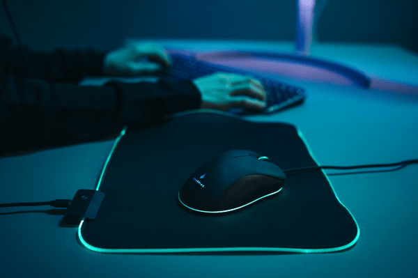 Surefire Gaming SIlent Flight RGB-320 - Gaming Musemåtte - 32 x 26 cm. - Sort/RGB
