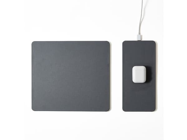 POUT Splitted mouse pad with high-speed charging HANDS 3 SPLIT dust, Grå, Monokromatiskt, ABS synthetics, Polyuretan, USB-ström, Halksäkert underlag