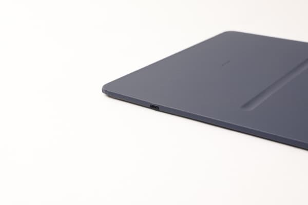 POUT Mouse pad with high-speed wireless charging HANDS 3 PRO dust gray, Grå, Monokromatiskt, ABS synthetics, Polyuretan, USB-ström, Halksäkert underl