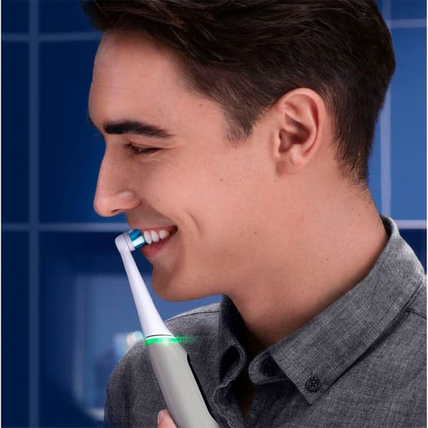 Oral-b Elektrisk Tandbørste Med Etui Io Series 6 Søvfarvet