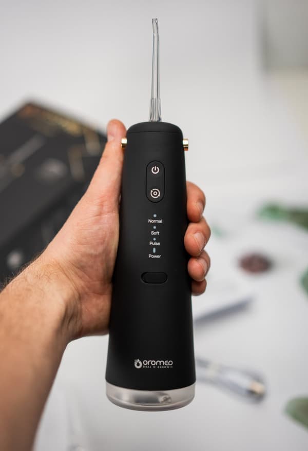 Oromed ORO-DENTAL svart intelligent oral irrigator