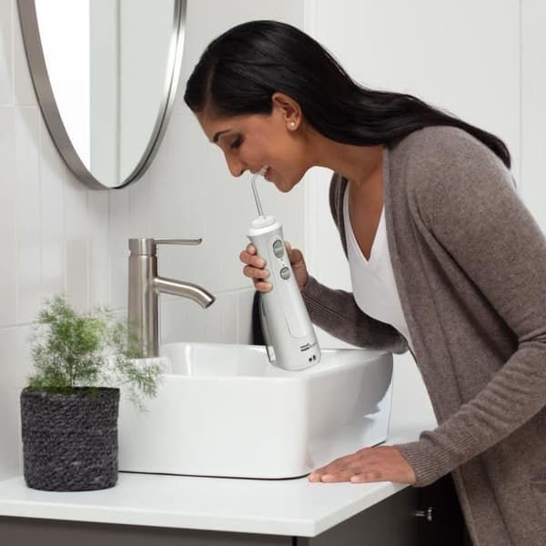 Dental Jet - WATERPIK - WF-13 Pearl - Vit - Sladdlös - Uppladdningsbar - 2 trycknivåer - 4 munstycken