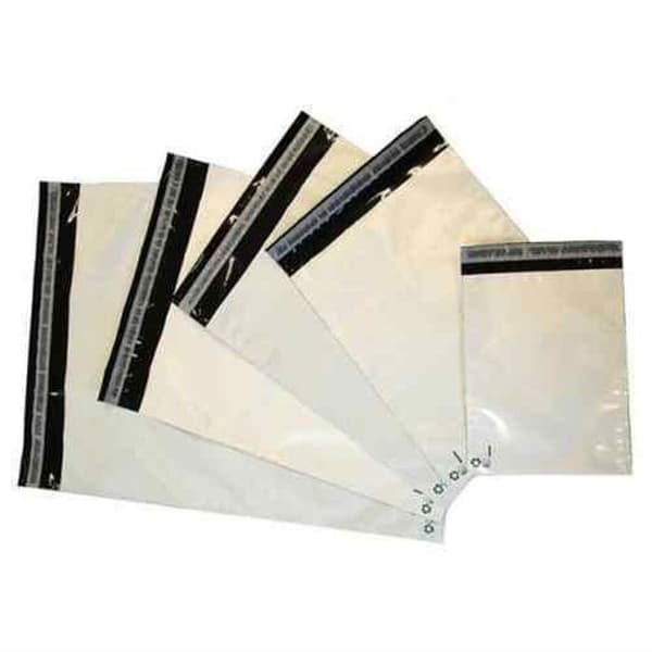 Parti med 100 ogenomskinliga plastkuvert 350x450 mm, fraktpåsar 35x45 cm 60 mikron