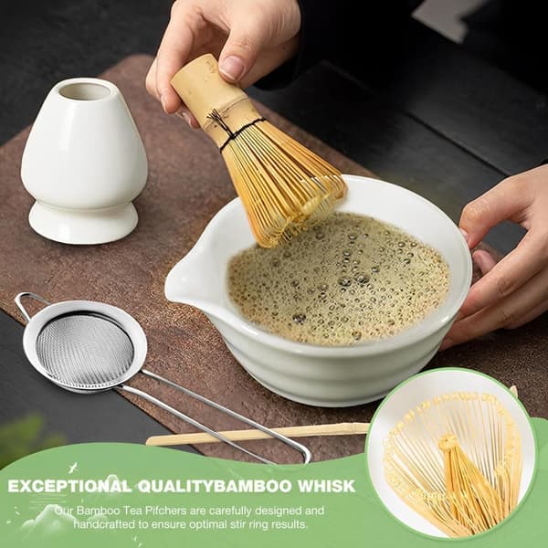 Keraaminen teeastiasto, joka sisältää matcha-kulhon, matcha-vispilateline ja tulitikkuvispilä, 5-osainen setti