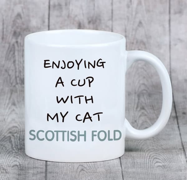 Scottish fold - muki grafiikalla ja Art-Dog-tuotemerkin kirjoituksella