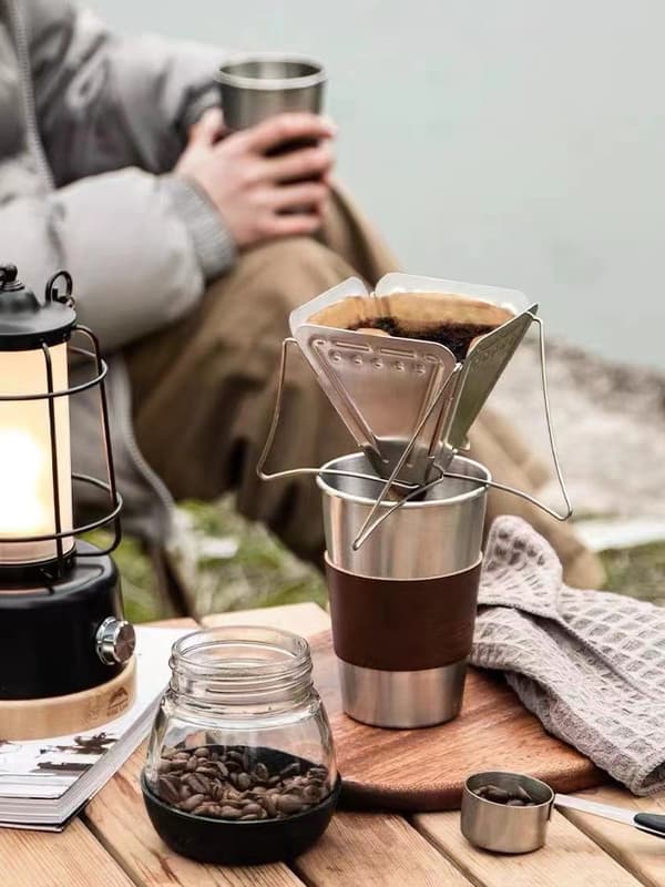 Campingmugg för utomhusbruk Vattenmugg i rostfritt stål Anti-skållning med läderfodral*350ml