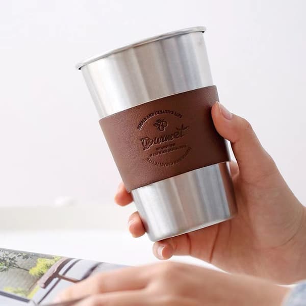 Campingmugg för utomhusbruk Vattenmugg i rostfritt stål Anti-skållning med läderfodral*350ml