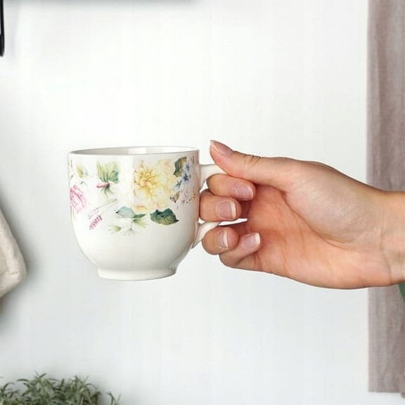 Porcelænskop med underkop, hvid, blomstermønster, 200 ml