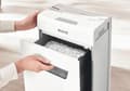 Pikkukuva 8 / 8: Leitz IQ Premium Protect 10X Ultra Quiet P-4 -silppuri P-4 koti-/kotityöpistesilppurit - syöttää jopa 10 arkkia - 18 litran lokero - valkoinen