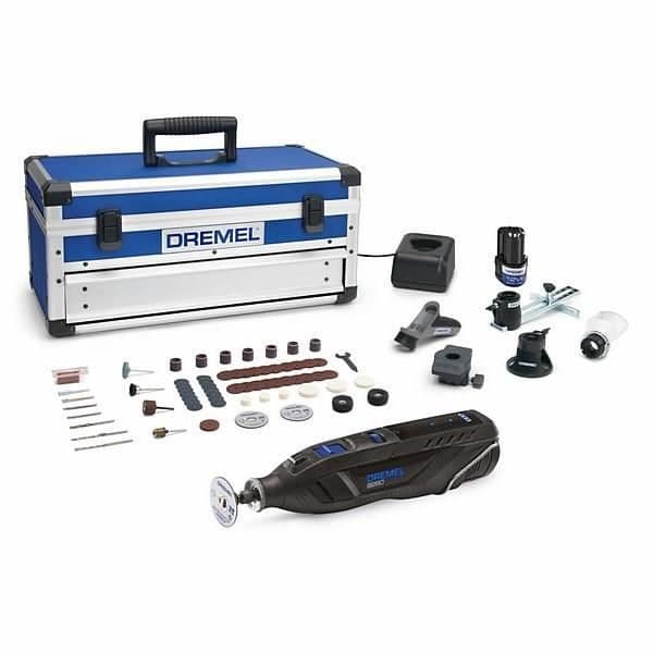 Dremel 8260 sladdlöst multiverktyg anslutet - 65 tillbehör + 5 anpassningar