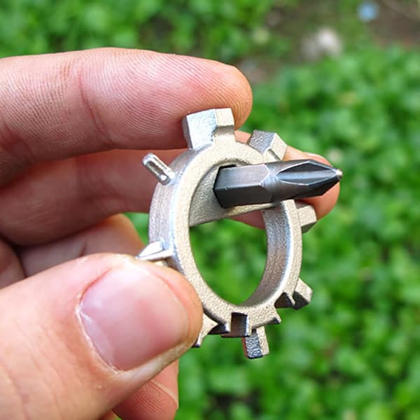 EDC 12 i 1 Multifunktionsverktyg i Rostfritt Stål "Octupus"