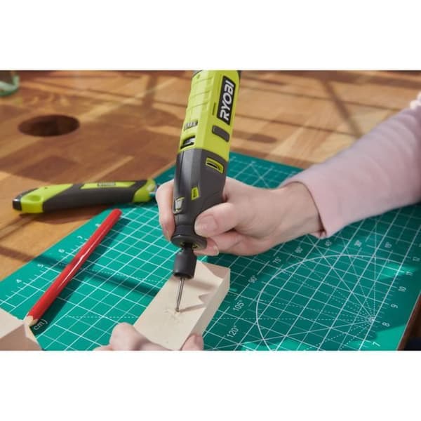 Mini multiverktyg - RYOBI - 4V - 5 000-25 000 rpm - USB C-kabel - Levereras med 15 tillbehör