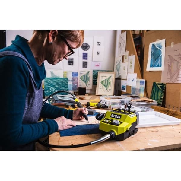 Mini multiverktyg - RYOBI - 18V - 4 000-35 000 rpm - Levereras med 35 tillbehör