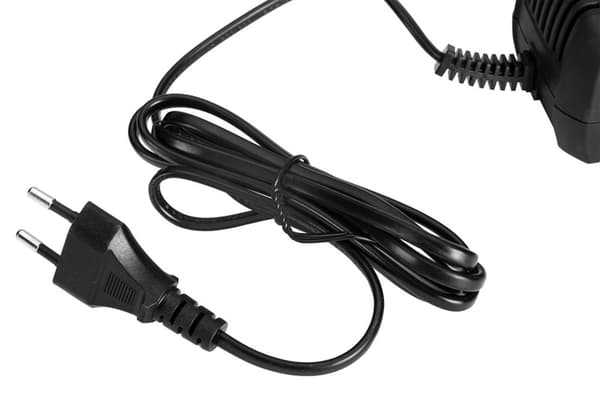 Energy+ 18V Li-Ion akkuporakone, irrotettava 10 mm istukka, 2 x 2Ah akkua, laturi, kotelo