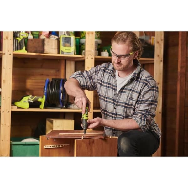 Mini-multiverktyg 4V - RYOBI - RRT4-120GA15 - 5 000-25 000 o/min - USB-C - Batteri 2,0 Ah - 15 tillbehör