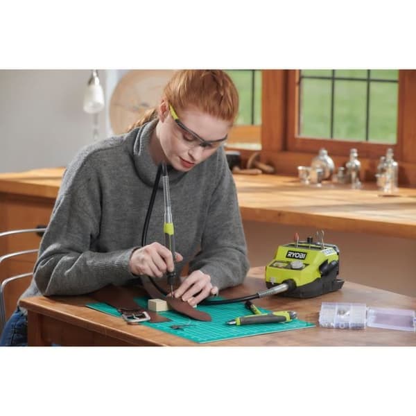 18V mini multiverktyg - RYOBI - RRTS18-120GA35 - 4 000-35 000 rpm - Levereras med 2,0 Ah batteri, laddare &amp; 35 tillbehör