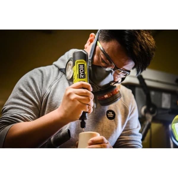 Mini multiverktyg - RYOBI - 12V - 5 000-35 000 rpm - Byte av tillbehör utan verktyg - Box med 35 tillbehör