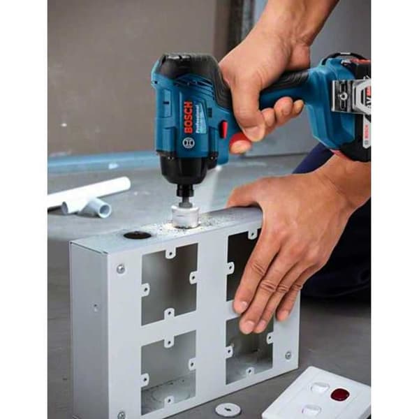 BOSCH Kit GSB 18V-21 + GDR 18V-160 (2 x 2,0 Ah + AL1820CV + L-Boxx 136)
