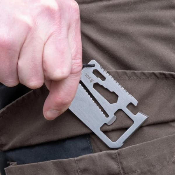 SOL PACKIT SURVIVAL CARD TOOL,  multitool i storlek av visakort