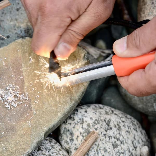 SOL PACKIT SURVIVAL CARD TOOL,  multitool i storlek av visakort