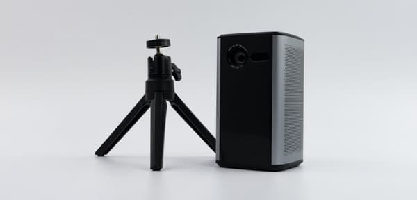 Mini FULL HD WiFi Bluetooth-projektor, bærbar, miniprojektor til film XLIGHT 7