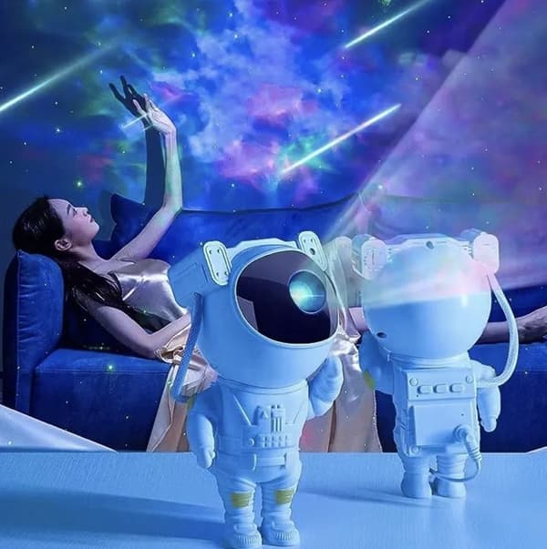 STAR PROJEKTORI ASTRONAUTTIEN YÖVALAISIN LAPSILLE GALAKSIAVARALLE + KAUKO-