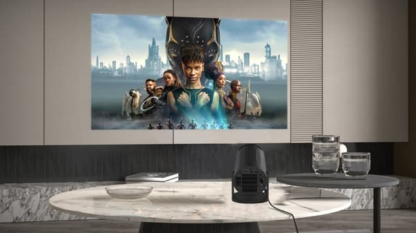NÖRDIC Mini Portable Projector 4K 1080P Full HD-stöd Android 11 & Netflix – WiFi 6, BT 5.0, 180° rotation, hemmabioprojektor
