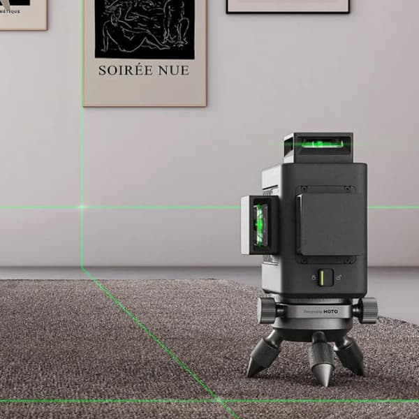 HOTO 3D-ristilaser, jossa on 360°-projektio ja automaattinen tasaus