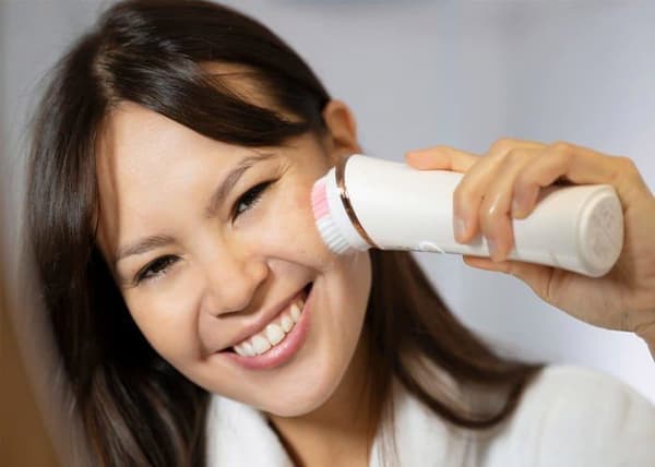 Exfolieringsanordning - Concept ansiktselektrostimulator - po2000 - Sonic ansiktsrengöringsborste