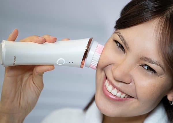 Exfolieringsanordning - Concept ansiktselektrostimulator - po2000 - Sonic ansiktsrengöringsborste