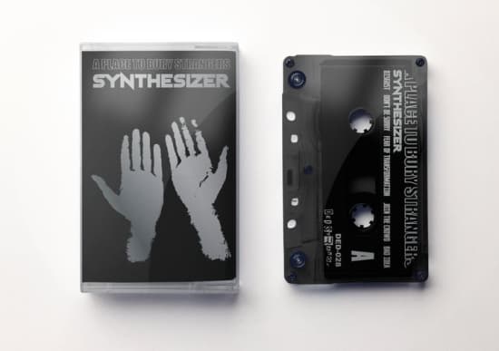 A Place To Bury Strangers - Synthesizer (Mc) (MC)
