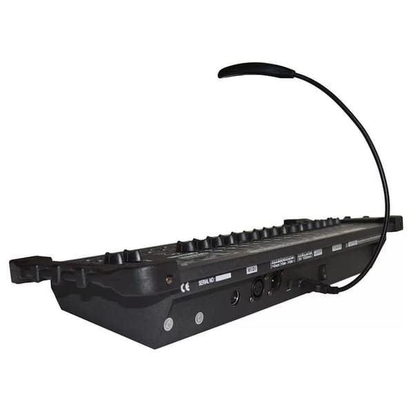 DMX 384 -ohjain, lavavalaisimen ohjaus, 3-napainen XLR-liitin