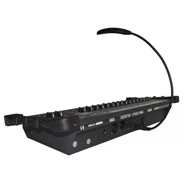 DMX 384 -ohjain, lavavalaisimen ohjaus, 3-napainen XLR-liitin