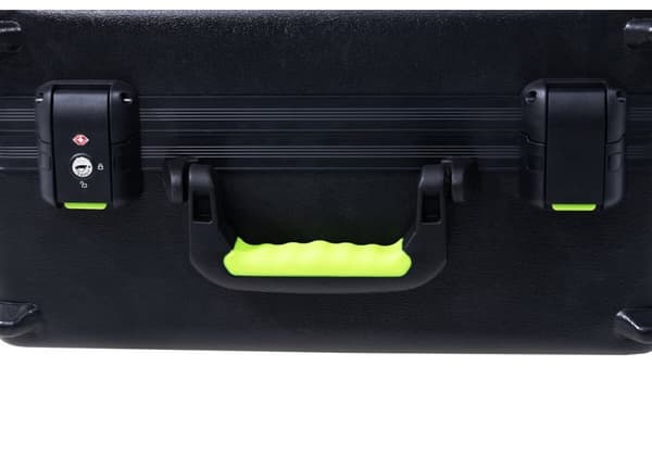 Shure SH-MICCASEW06 - muovikotelo kahvalla mikrofonien kuljettamiseen