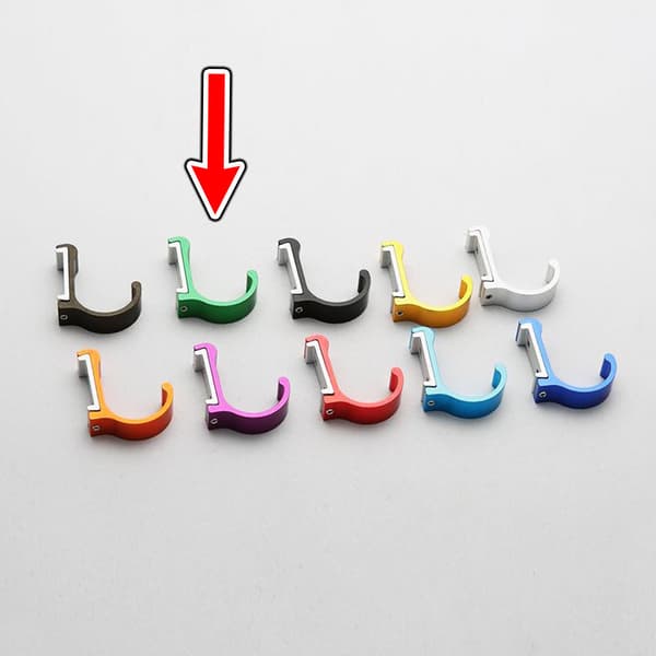Set med 10 klädkrokar / klädhängare i aluminium (böjda, gröna)