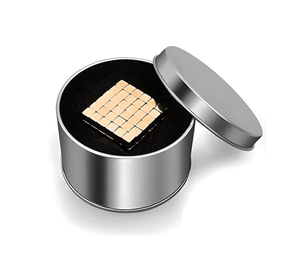 Sats med 40 starka magneter (guld, kub: 5x5x5 mm)