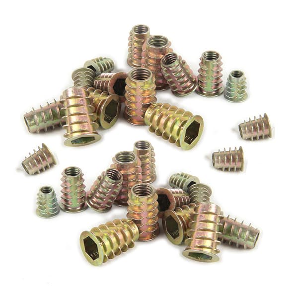 Sats med 50 gängade insatser (skruvmuttrar, M10x15 mm)