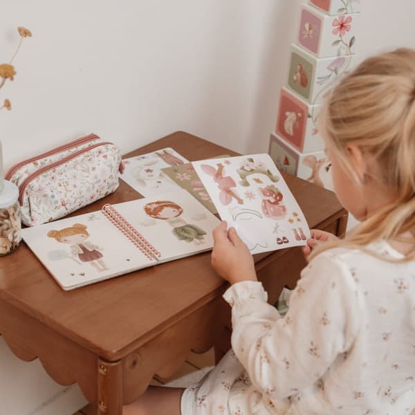 Tarrakirja - Fairy Garden Dress Up, Little Dutch