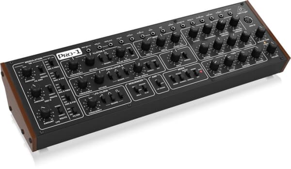 BEHRINGER Pro-1 -monofoninen analogisyntetisaattori