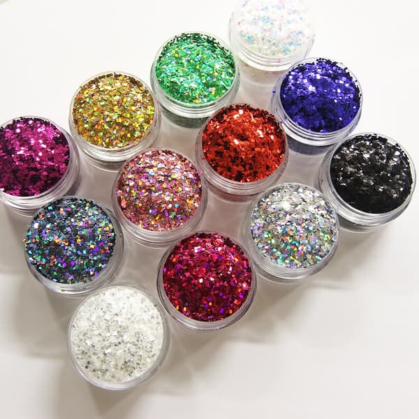 12 purkkia neliömäistä glitteriä / neliö 1mm