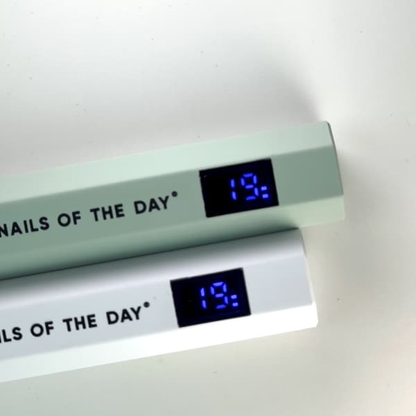 NAILSOFTHEDAY Kynsilamppu - LED-taskulamppu ylämuotoihin ja stensiileihin (vihreä)