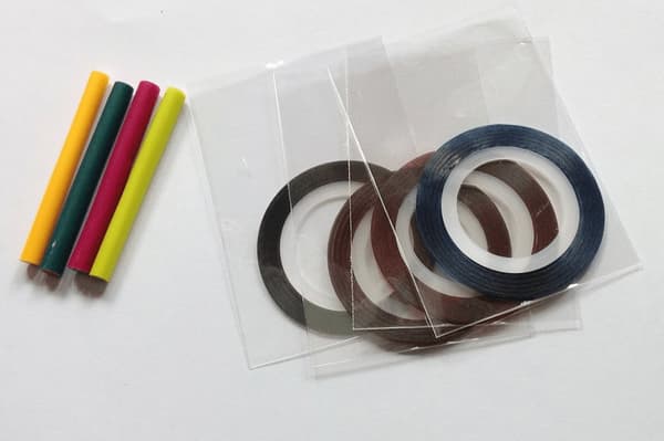 fransk nagelmall nageldekor tejp och fimo nagelparty