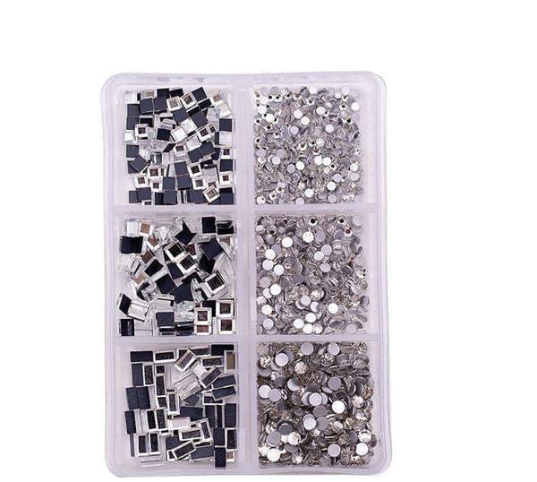 6 stk Rhinestone - Ulike størrelser - Zirkon - Negledekorasjoner