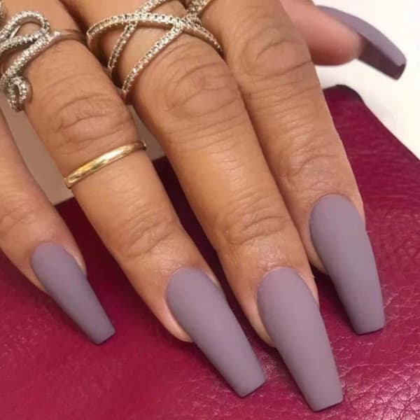 Matta Superpitkät tekokynnet Arkku Ballerina Extra Pitkä painallus kynsissä Akryyli tekokynnet Akryyli täyspäälliset kynnet 24 kpl (violetti)