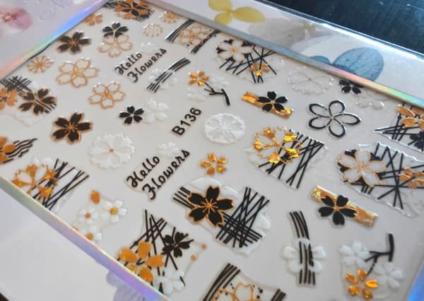Nagelkonst Stickers Mönster BLOMMOR HOLO